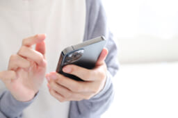 鼻毛脱毛の予約方法｜ネット・電話・LINEの使い分け